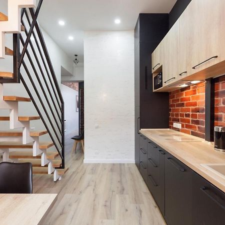 Leogrand Apartments On Khmelnytskoho 11 리비프 외부 사진