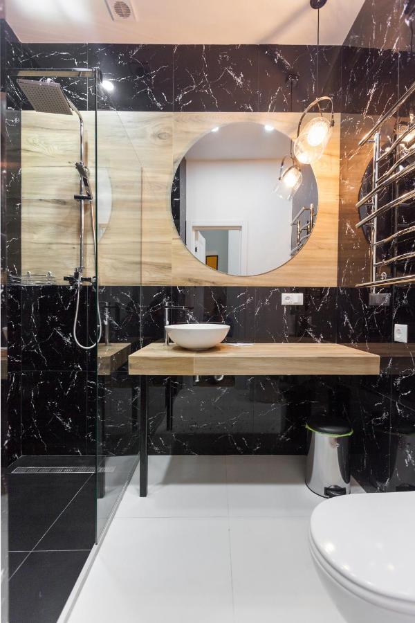 Leogrand Apartments On Khmelnytskoho 11 리비프 외부 사진