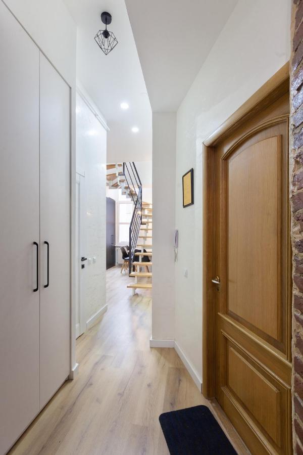 Leogrand Apartments On Khmelnytskoho 11 리비프 외부 사진