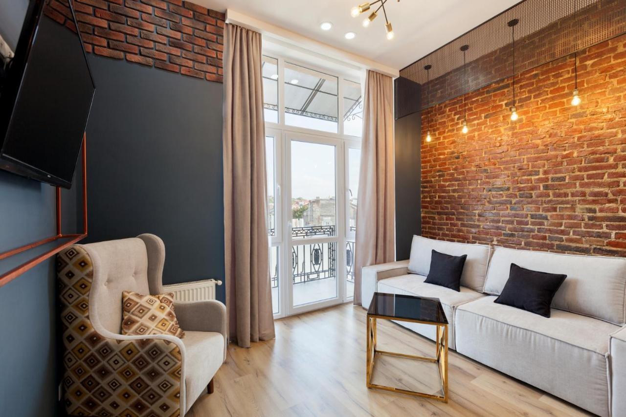 Leogrand Apartments On Khmelnytskoho 11 리비프 외부 사진
