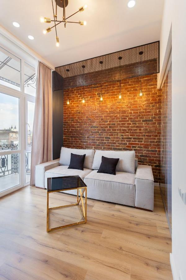 Leogrand Apartments On Khmelnytskoho 11 리비프 외부 사진